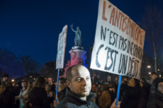 Rassemblement contre l'antisémitisme, place de la République à Paris.
