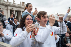 Jeunes français du diocèse de Toulouse au Vatican.