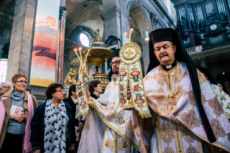 Messe annuelle de l’Oeuvre d’Orient en l'église Saint-Sulpice à Paris.
