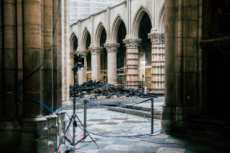 Vue intérieure de la cathédrale Notre-Dame de Paris depuis l'incendie.