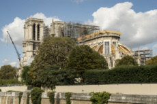 Reprise des travaux de reconstruction de la cathédrale Notre Dame de Paris.