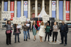 Manifestation en marge de la Conférence internationale de Paris pour la paix et la solidarité