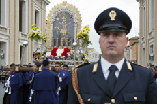 Procession du "Seigneur des Miracles" au Vatican.