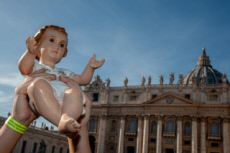 Enfant Jésus, place St Pierre à Rome.