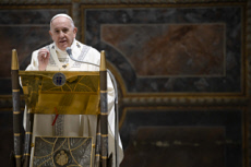 Pape François lors de la messe célébrée pour la fête du baptême du Seigneur.