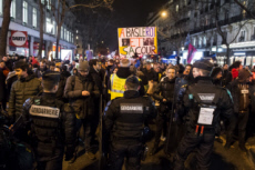 Paris, retraite aux flambeaux contre le projet de loi de réforme des retraites.