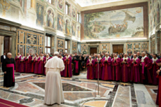 Le pape François rencontre les memebres du Tribunal de la Rote Romaine.
