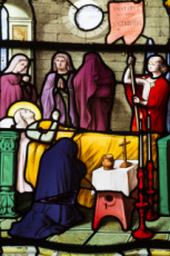Vitrail représentant Sainte Geneviéve.