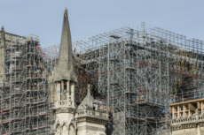 Travaux de reconstruction de la cathédrale Notre-Dame à Paris.