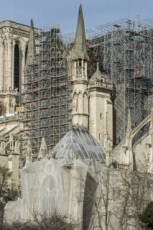 Travaux de reconstruction de la cathédrale Notre-Dame à Paris.