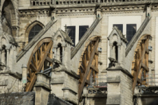 Travaux de reconstruction de la cathédrale Notre-Dame à Paris.