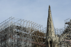 Travaux de reconstruction de la cathédrale Notre-Dame à Paris.