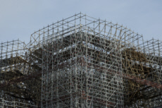 Travaux de reconstruction de la cathédrale Notre-Dame à Paris.