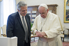Le pape François reçoit en audience Alberto FERNANDEZ, président argentin.