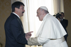 Le pape François reçoit Janos ADER, président de la République de Hongrie.