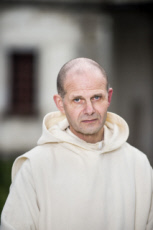 Dom Dysmas de LASSUS, prieur et ministre général de l'Ordre des Chartreux.