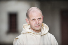 Dom Dysmas de LASSUS, prieur et ministre général de l'Ordre des Chartreux.