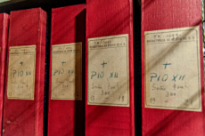 Documents déclassifiés du pontificat de Pie XII, dans les Archives du Vatican.