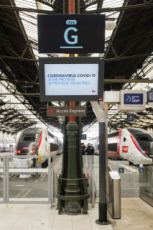 Message de prévention contre le Coronavirus Covid-19, gare de Lyon à Paris.