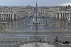 Coronavirus Covid-19 en Italie, le Pape seul pendant la prière Urbi et Orbi.