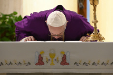 Messe quotidienne célébrée par le Pape dans la résidence Ste Marthe.