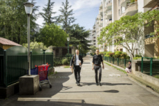 Coronavirus, Covid-19, les prêtres à la rencontre des paroissiens.