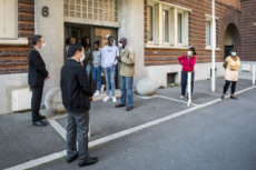 Coronavirus, Covid-19, les prêtres à la rencontre des paroissiens.