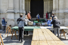 Covid-19, distribution alimentaire aux plus démunis, paroisse Saint Ambroise.