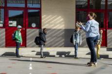 France, Covid-19, reprise des cours pour des élèves d'une classe de CE2.