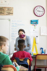France, Covid-19, reprise des cours pour des élèves d'une classe de CE2.