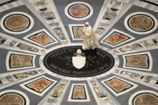 Le pape François dans la basilique Saint Pierre, Vatican.