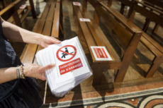 Coronavirus, aménagement de l’église suivant les mesures sanitaires.