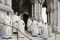 Covid 19, prière des évêques de France dans la basilique du Sacré Coeur.