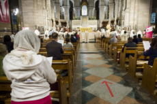 Covid 19, prière des évêques de France dans la basilique du Sacré Coeur.