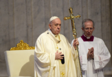 Le pape François préside la messe célébrée à l’occasion de la Fête-Dieu.
