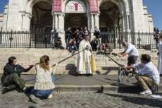 Coronavirus. Jeudi saint, Mgr AUPETIT bénit Paris avec le Saint-Sacrement.