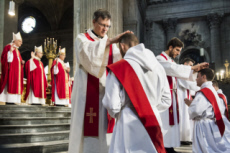 Ordinations sacerdotales, imposition des mains.