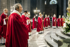 Ordinations sacerdotales, évêques et prêtres nouvellement ordonnés.