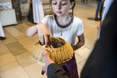 Quête à l'issue de la messe.