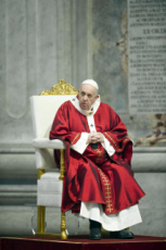 Le pape François lors la messe en la Solennité des saints Pierre et Paul Apôtres.