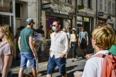 Illustration, tourisme et coronavirus Covid-19.