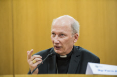 Projet de révision des lois bioéthiques, conférence de Mgr d'ORNELLAS.