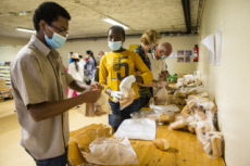 Distribution alimentaire au mois d'août par l'association ASA.