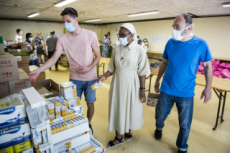 Distribution alimentaire au mois d'août par l'association ASA.