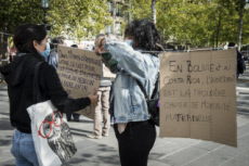 Paris, rassemblement féministe pour défendre le droit à l'IVG.