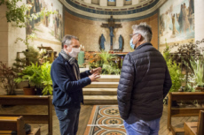Décoration végétale d'une église en partenariat avec avec l'école Du Breuil.