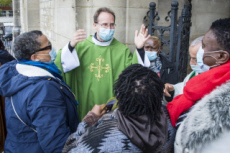 Installation du P. DENECK, nouveau curé de Notre-Dame-de-la-Gare à Paris.