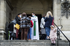 Sortie de messe.
