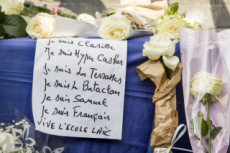 Paris, hommage à Samuel PATY, professeur assassiné par un terroriste.