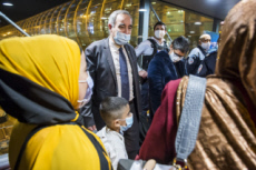 Arrivée en France de réfugiés, via les “couloirs humanitaires".
